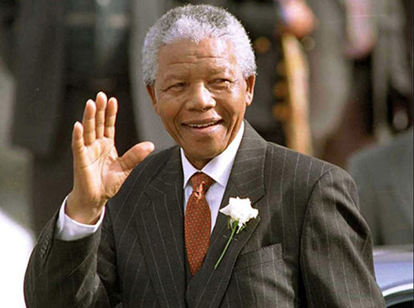 Nelson Rolihlahla Mandela-la-tong-thong-da-mau-dau-tien-cua-nam-phi