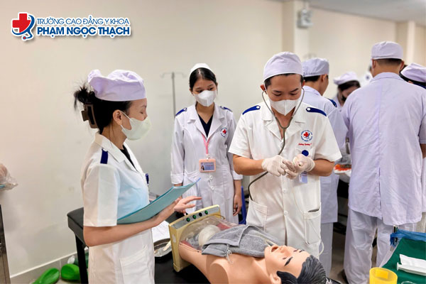 Tiêu chí lựa chọn trường đào tạo ngành Điều dưỡng tại TPHCM